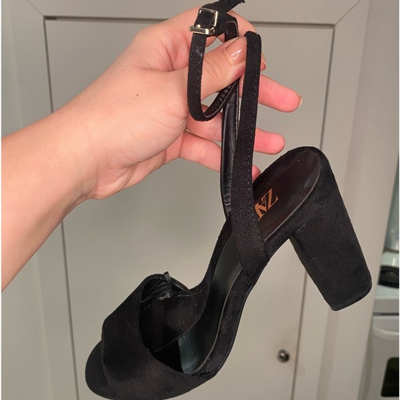 ZARA Block Heel Sandals with Ankle Strap - Picture 4 of 10